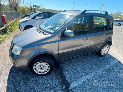 Usata Fiat Panda 4x4 Climbing 69 CV (50 kW) 2012 Grigio Utilitaria