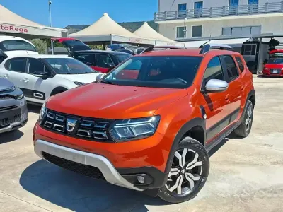 Usata Dacia Duster 101 CV (74 kW) 2022 Arancione SUV