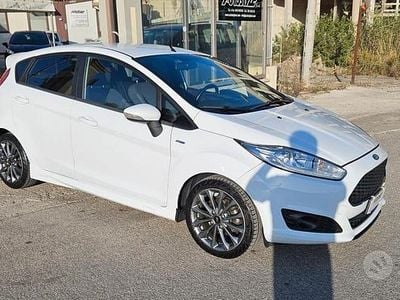 Usata Ford Fiesta ST-Line 95 CV (69 kW) 2017 Bianco Berlina