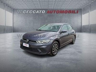 Usata VW Polo Life 95 CV (69 kW) 2023 Grigio Utilitaria