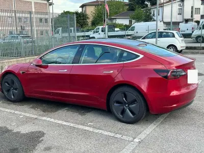 Usata Tesla Model 3 152 kW (208 CV) 2020 Rosso Berlina