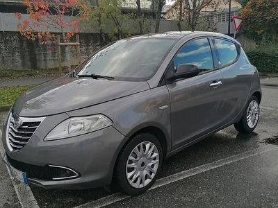 Usata Lancia Ypsilon 69 CV (50 kW) 2011 Grigio Utilitaria