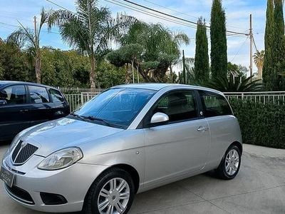 Usata Lancia Ypsilon 77 CV (56 kW) 2010 Grigio Utilitaria