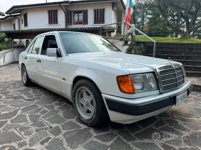 Usata Mercedes 200 122 CV (89 kW) 1989 Bianco Berlina