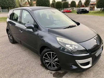Usata Renault Scenic E-Tech Dynamique 131 CV (96 kW) 2011 Blu/azzurro Monovolume