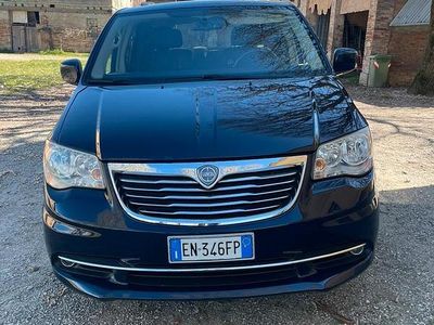 Usata Lancia Voyager 177 CV (130 kW) 2012 Blu Monovolume