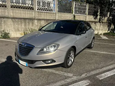 Begagnad Lancia Delta Silver 120 HK (88 kW) 2013 Halvkombi