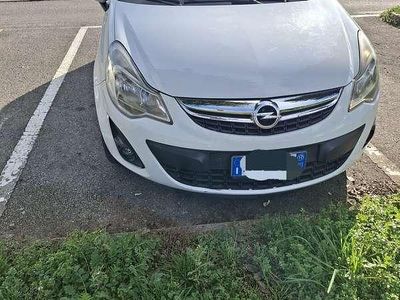 Usata Opel Corsa Edition 80 CV (58 kW) 2011 Utilitaria