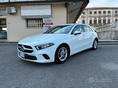 Usata Mercedes A180 Business 116 CV (85 kW) 2019 Bianco Berlina