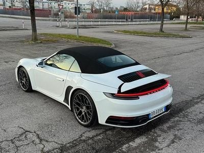 Usata Porsche 992 385 CV (283 kW) 2020 Cabrio