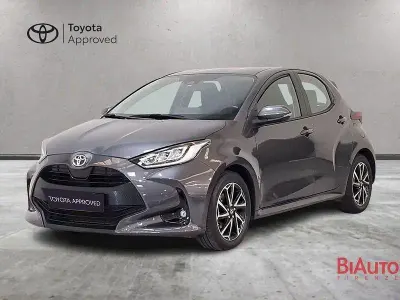 Usata Toyota Yaris Hybrid Trend 115 CV (84 kW) 2023 Grigio Berlina