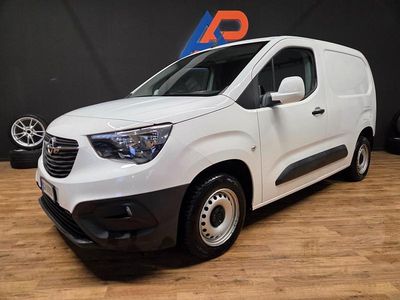 Usata Opel Combo Edition 101 CV (74 kW) 2020 Bianco Monovolume