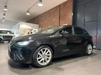 Käytetty Seat Ibiza FR 95 HP (69 kW) 2025 Musta Viistoperä