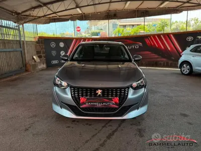 Usata Peugeot 208 Active 102 CV (75 kW) 2020 Grigio Utilitaria