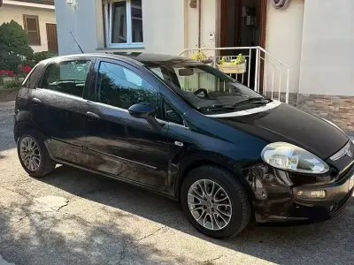 Usata Fiat Punto 77 CV (56 kW) 2010 Utilitaria