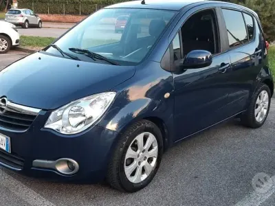 Usata Opel Agila 86 CV (63 kW) 2010 Blu Utilitaria