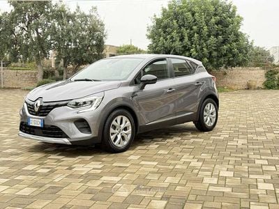 Usata Renault Captur Business 116 CV (85 kW) 2021 Gray SUV