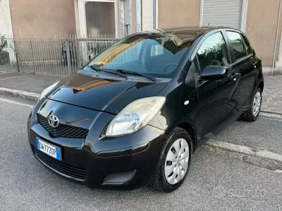 Usata Toyota Yaris Sol 101 CV (74 kW) 2009 Nero Utilitaria