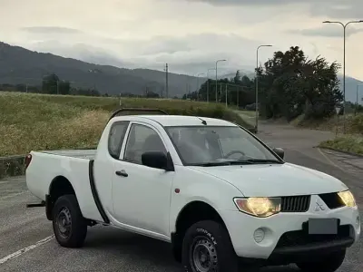 Usata Mitsubishi L200
