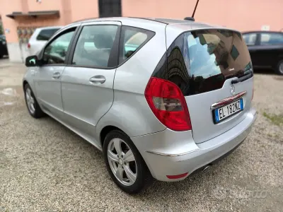 Usata Mercedes A160 Avantgarde 82 CV (60 kW) 2011 Grigio Utilitaria