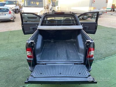 Usata Fiat Strada 84 CV (61 kW) 2012 Nero Pick-up