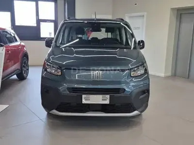 Nuova Fiat Doblò 102 CV (75 kW) 2026 Azzurro Monovolume