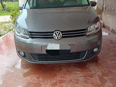 Begagnad VW Touran 140 HK (102 kW) 2012 Grå Minibuss