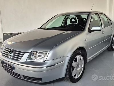 Usata VW Bora Highline 105 CV (77 kW) 2000 Grigio Berlina