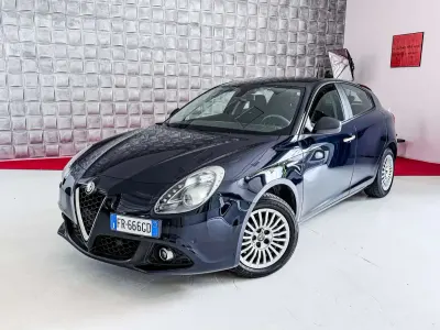 Usata Alfa Romeo Giulietta Business 120 CV (88 kW) 2018 Blu/azzurro Utilitaria