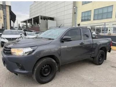 Usata Toyota HiLux Comfort 150 CV (110 kW) 2019 Grigio Pick-up