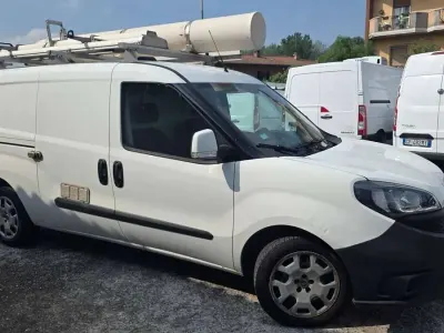 Usata Fiat Doblò 120 CV (88 kW) 2019 Bianco / pastello Monovolume
