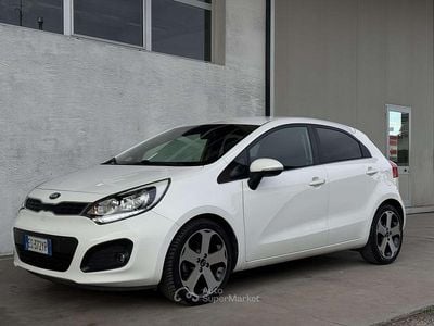 Usata Kia Rio 90 CV (66 kW) 2013 Bianco Berlina