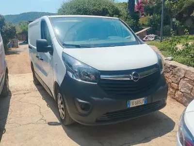 Usata Opel Vivaro Edition 121 CV (88 kW) 2017 Bianco Monovolume