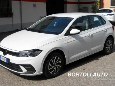Usata VW Polo Life 95 CV (69 kW) 2023 Bianco Utilitaria