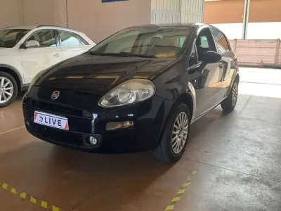 Usata Fiat Punto Street 69 CV (50 kW) 2015 Blu/azzurro Utilitaria