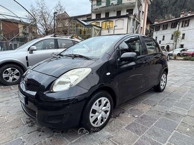Usata Toyota Yaris Luna 86 CV (63 kW) 2009 Nero Utilitaria