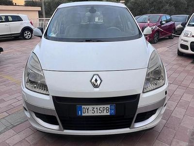 Usata Renault Scénic III Luxe 130 CV (95 kW) 2010 Bianco Monovolume
