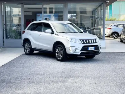 Käytetty Suzuki Vitara 111 HP (81 kW) 2018 Harmaa Katumaasturi