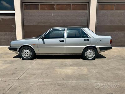 Usata Lancia Prisma 105 CV (77 kW) 1985 Grigio Berlina