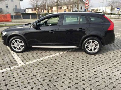 usata Volvo V60 CC 2.0 d3 Momentum geartronic