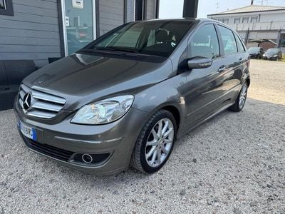Mercedes B180
