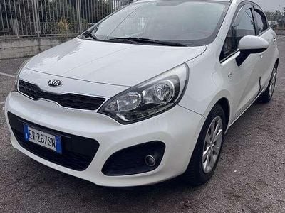 Usata Kia Rio Active 86 CV (63 kW) 2014 Bianco Berlina