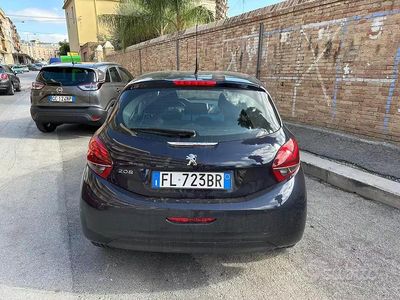 Usata Peugeot 208 75 CV (55 kW) 2018 Blu Utilitaria