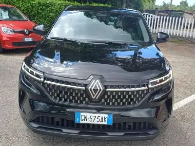 Usata Renault Austral Equilibre 131 CV (96 kW) 2023 Nero SUV