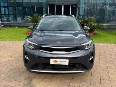 Usata Kia Stonic 110 CV (80 kW) 2018 Grigio SUV