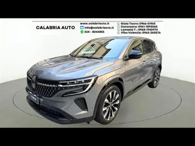 Usata Renault Austral Iconic 200 CV (147 kW) 2023 Grigio chiaro SUV