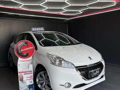 Usata Peugeot 208 Allure 68 CV (50 kW) 2013 Bianco Utilitaria