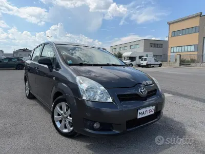 Usata Toyota Corolla Verso Sol 136 CV (100 kW) 2008 Grigio Monovolume