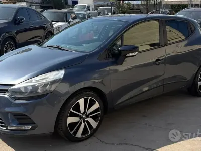 Usata Renault Clio IV Intens 73 CV (53 kW) 2017 Grigio Berlina