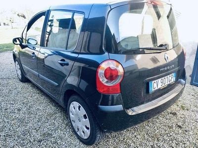 Nero Usata 2005 Renault Modus Dynamique Monovolume | 2300 € (Buon prezzo)